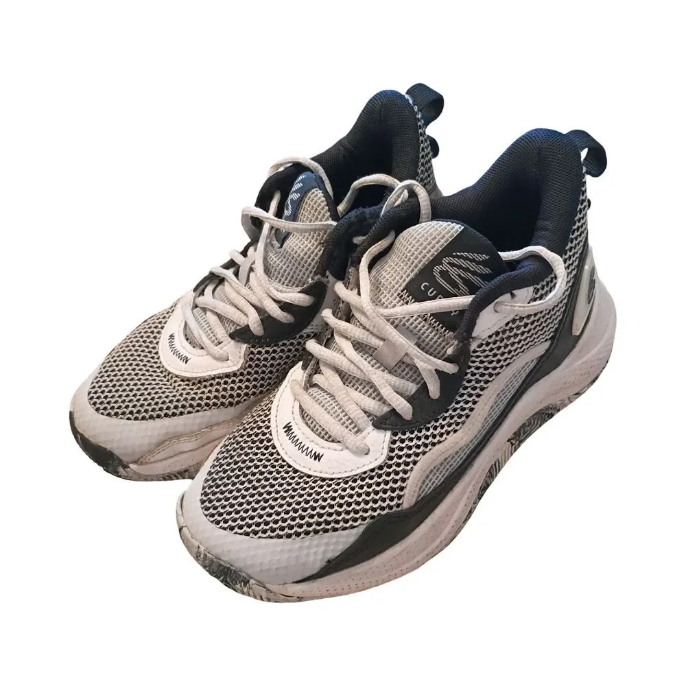Kids' Curry 3Z24 Basketball Shoe Kids 4 Youth